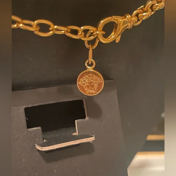 Authentic Gold MEDUSA CRYSTAL NECKLACE With COA. - Picture 5 of 10